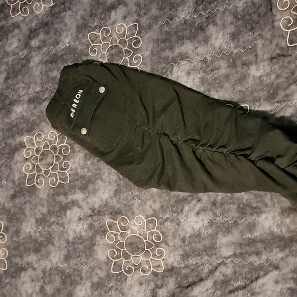 Dereon pants